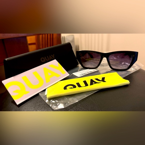 NWT Quay “NO APOLOGIES” blk frame/smk lense NEW DROP Super HOT Must Have Sunnies - Picture 1 of 9